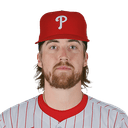 Daniel Robert Headshot